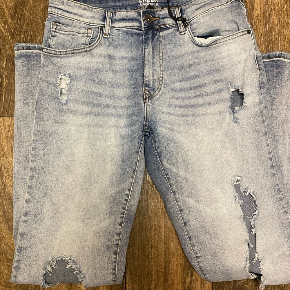 Men's Relaxed Fit Distressed Denim Jeans